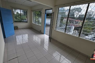 Taman Orkid | Semi-D | Old House | Big Land | KK High School