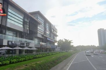 Latitude 6 | 1st Floor | Tenanted | Facing Kolombong Highway