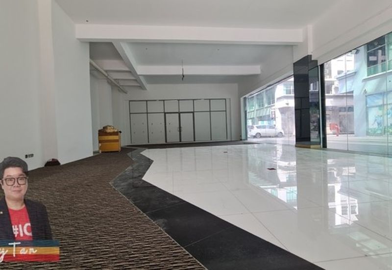 For SALE | KK Times Square | INVESTMENT | Corner | The walkway from Riverson to IMAGO