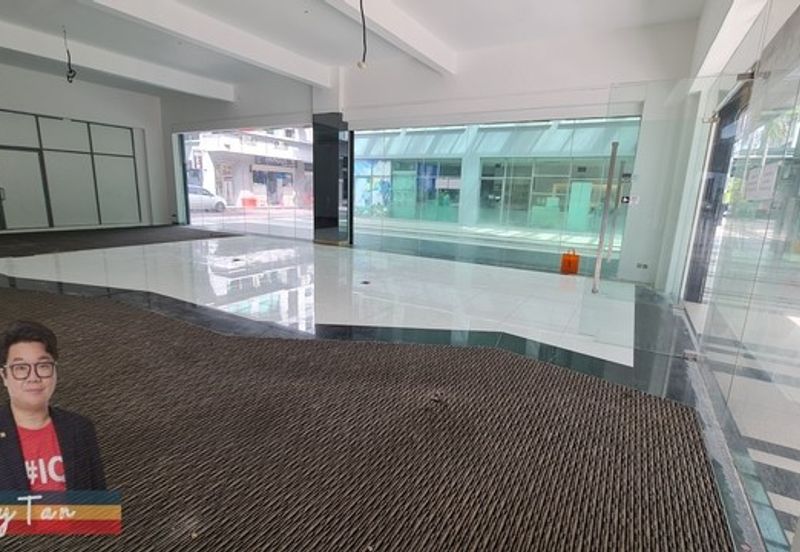 For SALE | KK Times Square | INVESTMENT | Corner | The walkway from Riverson to IMAGO
