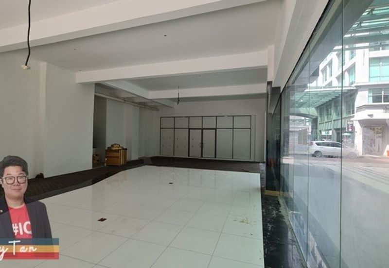 For SALE | KK Times Square | INVESTMENT | Corner | The walkway from Riverson to IMAGO