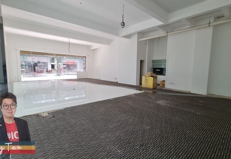 For SALE | KK Times Square | INVESTMENT | Corner | The walkway from Riverson to IMAGO