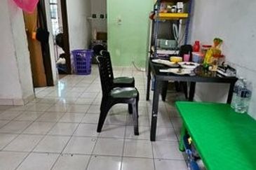 Taman Kingfisher Millenium | Family Home | Rumah Lama Perlu Touch-Up