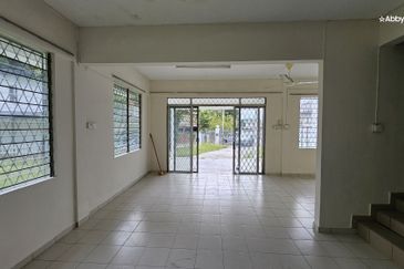 Taman Orkid | Semi-D | Old House | Big Land | KK High School