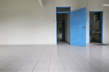 Taman Orkid | Semi-D | Old House | Big Land | KK High School