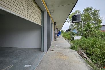 Plaza Legasi | Tuaran | Ground floor shop