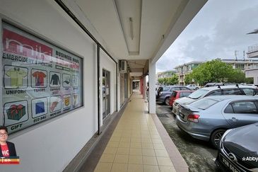 Earn While You Own – Lintas Jaya 3-Storey Shoplot with Tenants