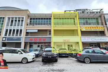 Earn While You Own – Lintas Jaya 3-Storey Shoplot with Tenants
