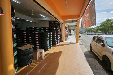 Politeknik Commercial | Fully Tenanted | Road Frontage | 6-Lane Upgrade