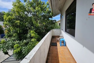 Semi-D Teluk Likas – Spacious Living, Prime Location, School Nearby