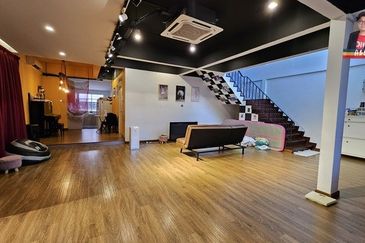 Semi-D Teluk Likas – Spacious Living, Prime Location, School Nearby