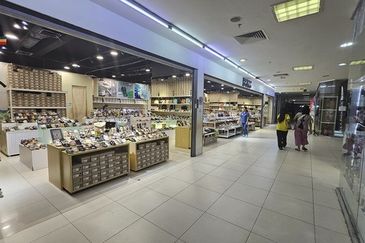 Megalong Shopping Mall | 1st Floor| Tenanted | Donggongon