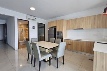 The Bay Residences | Seaview | 3 Car Parks | Likas