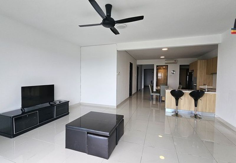 The Bay Residences | Seaview | 3 Car Parks | Likas