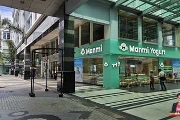 URGENT SALE! INTER-CORNER OFFICE @ KK Times Square | BELOW Market Value 