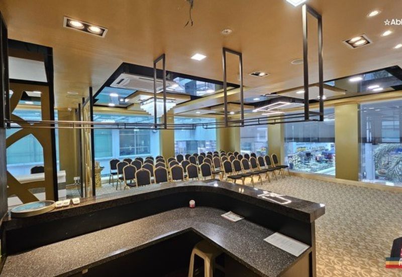 URGENT SALE! INTER-CORNER OFFICE @ KK Times Square | BELOW Market Value 