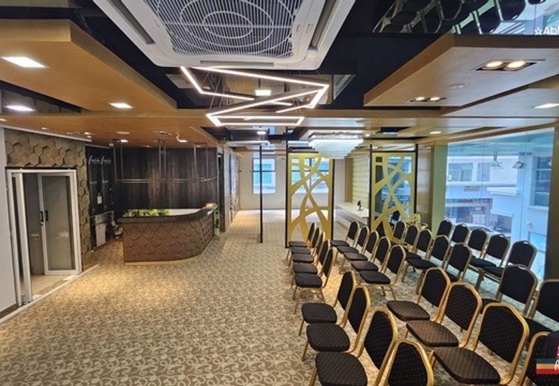 URGENT SALE! INTER-CORNER OFFICE @ KK Times Square | BELOW Market Value 