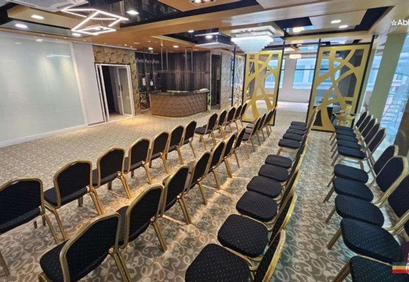 URGENT SALE! INTER-CORNER OFFICE @ KK Times Square | BELOW Market Value 