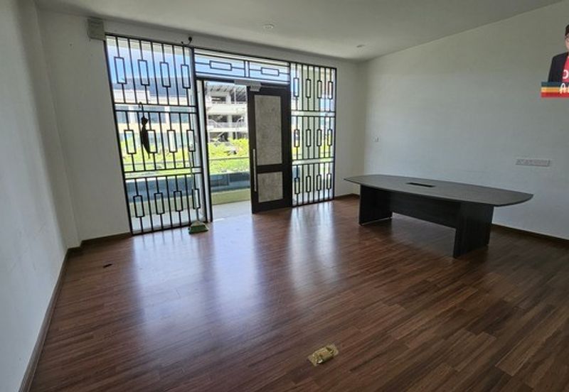 Panas Bah! Suria Inanam 1st Floor Ready Pakai, Harga Cun Gila!