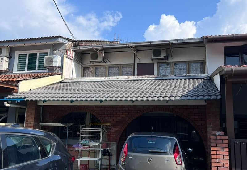 Taman Melawati Jalan C Freehold 2Storey Terrace KL