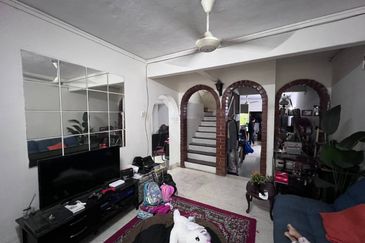 Taman Melawati Jalan C Freehold 2Storey Terrace KL