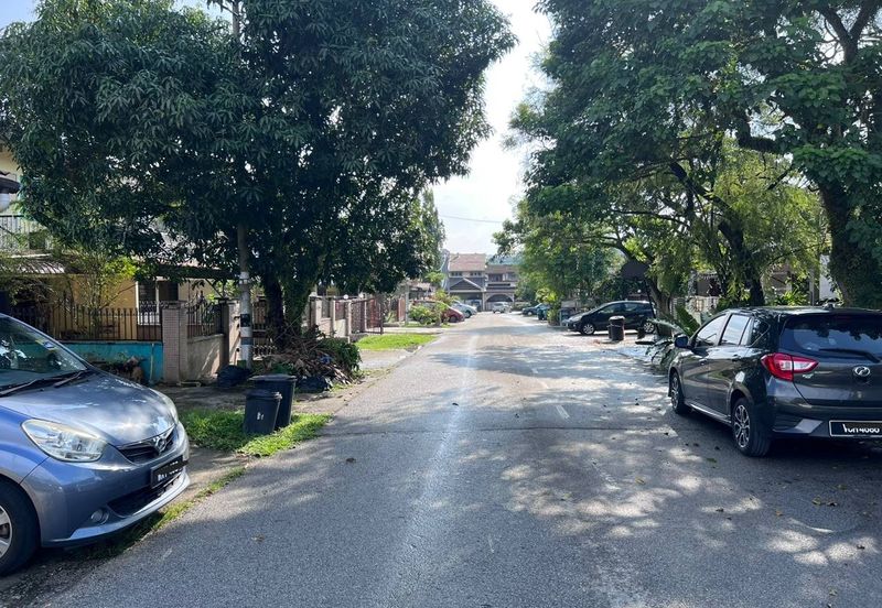 Taman Melawati Jalan C Freehold 2Storey Terrace KL