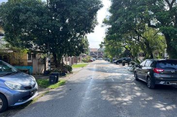 Taman Melawati Jalan C Freehold 2Storey Terrace KL