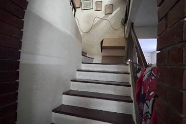 Taman Melawati Jalan C Freehold 2Storey Terrace KL