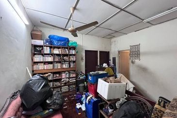 Taman Melawati Jalan C Freehold 2Storey Terrace KL