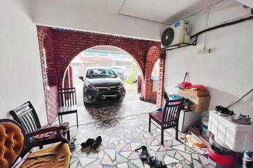 Taman Melawati Jalan C Freehold 2Storey Terrace KL