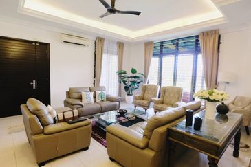 Bkt Jelutong Corner Lot Superlink Renovated F/Hold