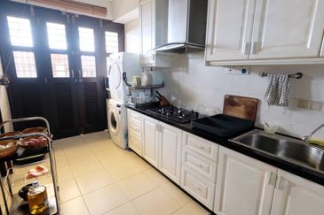 Bkt Jelutong Corner Lot Superlink Renovated F/Hold