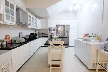 Bkt Jelutong Corner Lot Superlink Renovated F/Hold