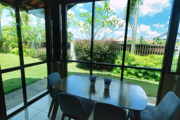 Bkt Jelutong Corner Lot Superlink Renovated F/Hold