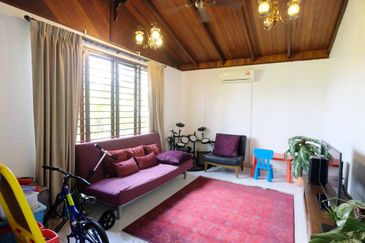 Bkt Jelutong Corner Lot Superlink Renovated F/Hold