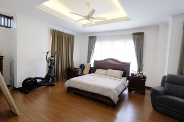 Bkt Jelutong Corner Lot Superlink Renovated F/Hold