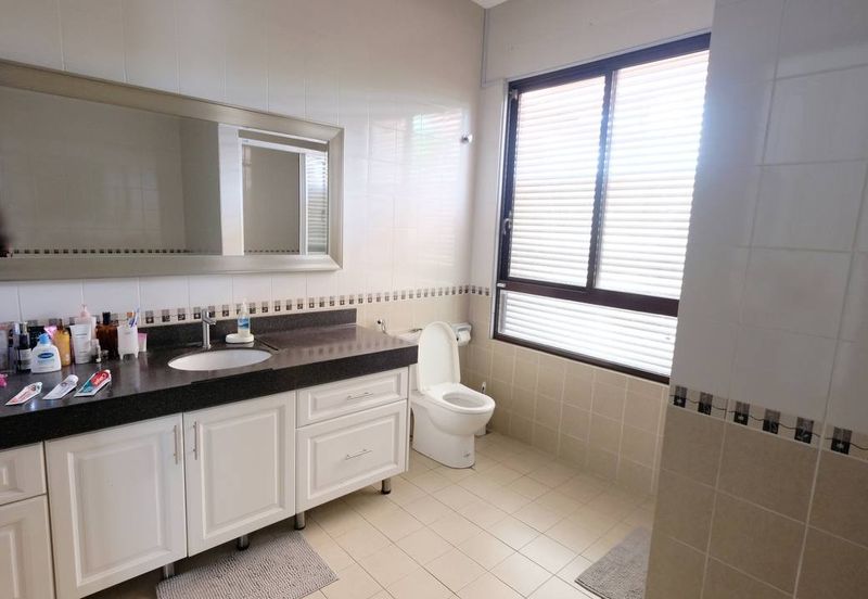 Bkt Jelutong Corner Lot Superlink Renovated F/Hold