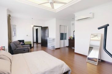 Bkt Jelutong Corner Lot Superlink Renovated F/Hold