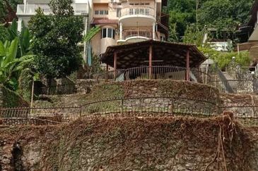 Melawati 4Storey Semi-D Huge Land Area KL