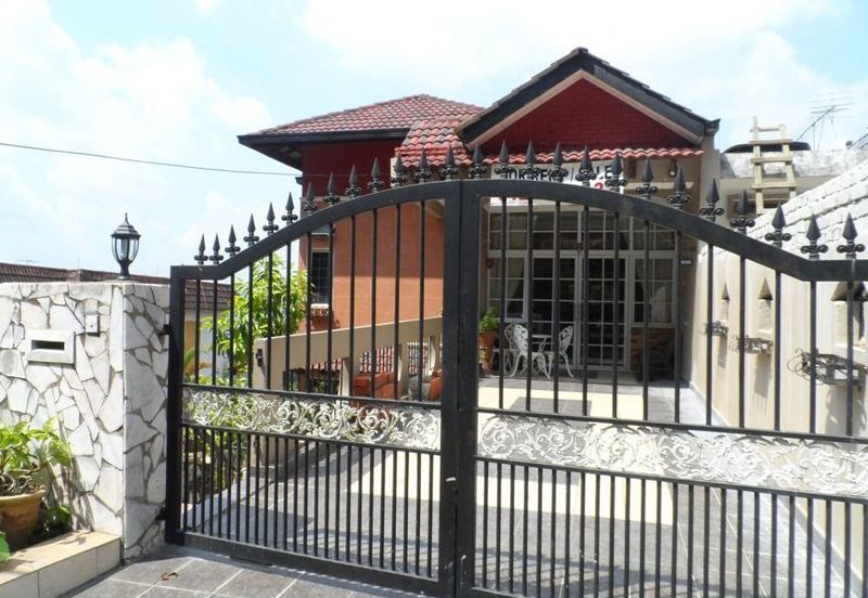 Melawati 4Storey Semi-D Huge Land Area KL