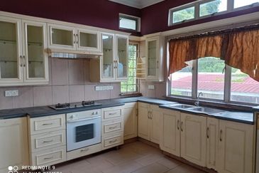 Melawati 4Storey Semi-D Huge Land Area KL