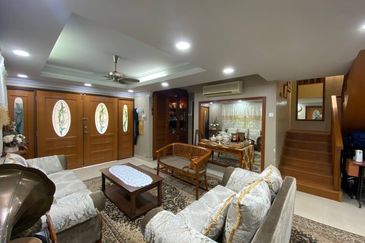 Melawati Corner Lot Reduced Price Fully Renovated Freehold 