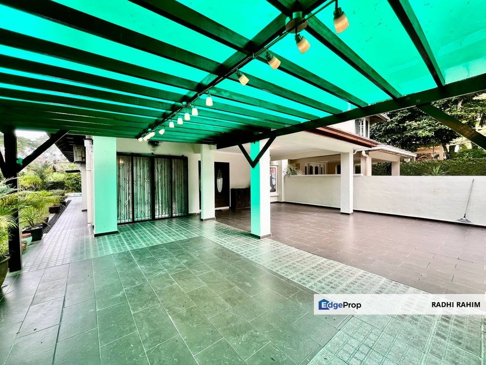 Semi-D with Pool, Facing Open, CCTV, Gated Nicely Renovated , Selangor, Ulu Kelang