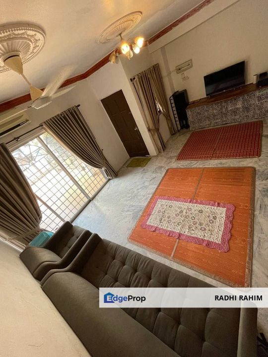 Subang Perdana Renovated Extended Bumi Lot, Selangor, Subang