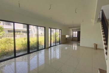 Elmina Green One @ City of Elmina