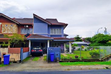 Corner Lot Tanah Luas Facing Open Harga Berbaloi