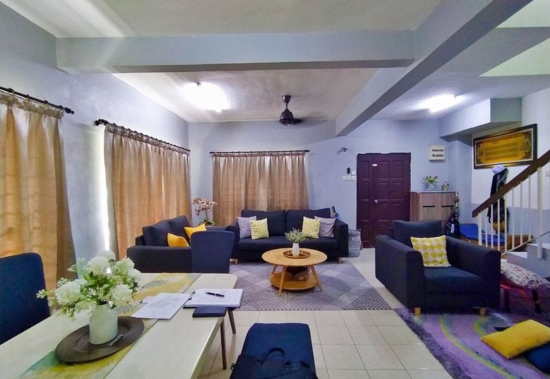 Corner Lot Tanah Luas Facing Open Harga Berbaloi