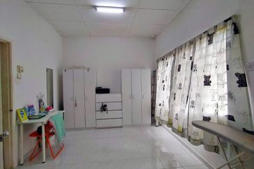 Corner Lot Tanah Luas Facing Open Harga Berbaloi