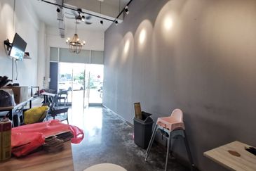 Saville @ Melawati Service Residence