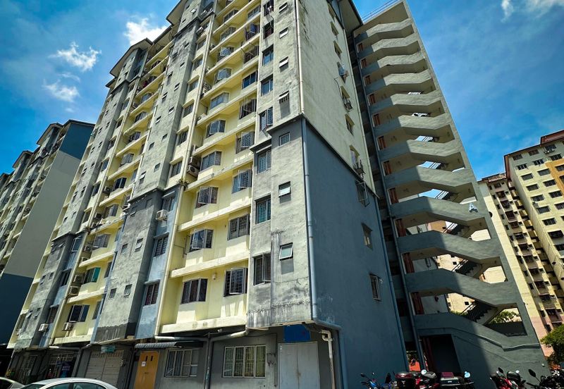 Lestari Apartment